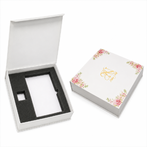 Magnetic rigid box / flap box