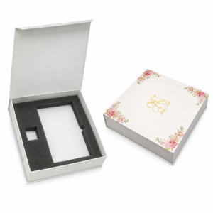 Magnetic rigid box / flap box