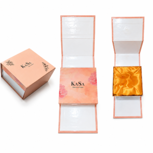 Magnetic flap rigid box
